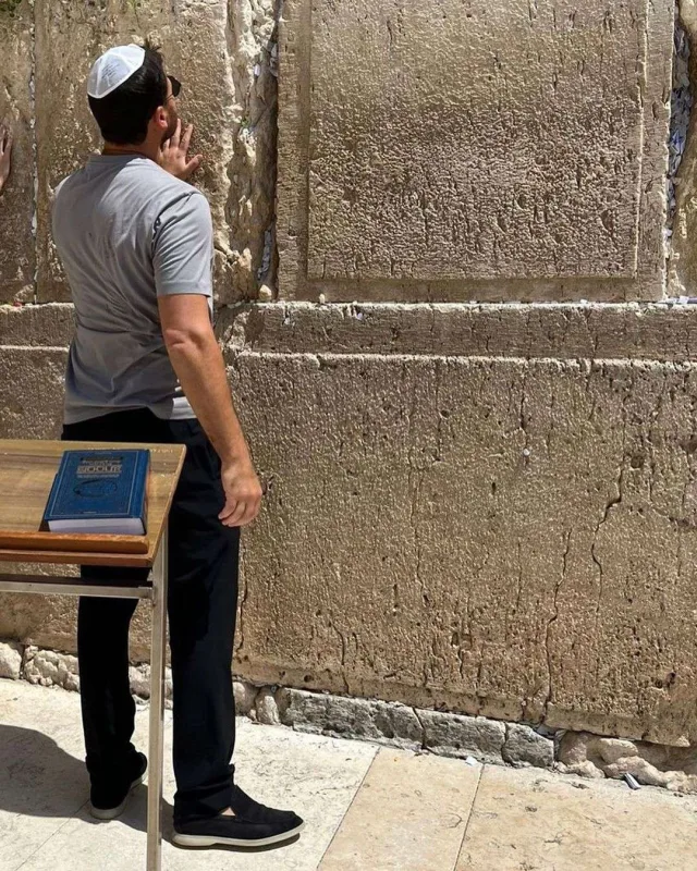 Emin Qüdsdən paylaşımlar etdi