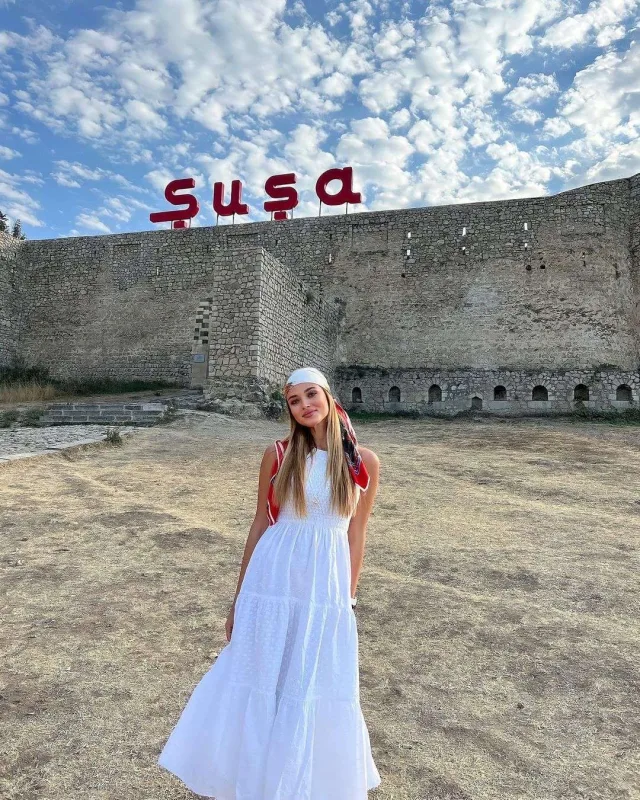 Xalq artistinin qızı Şuşada