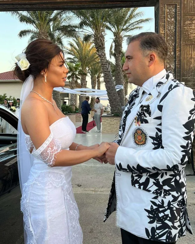 Aysunun toyundan ilk görüntülər