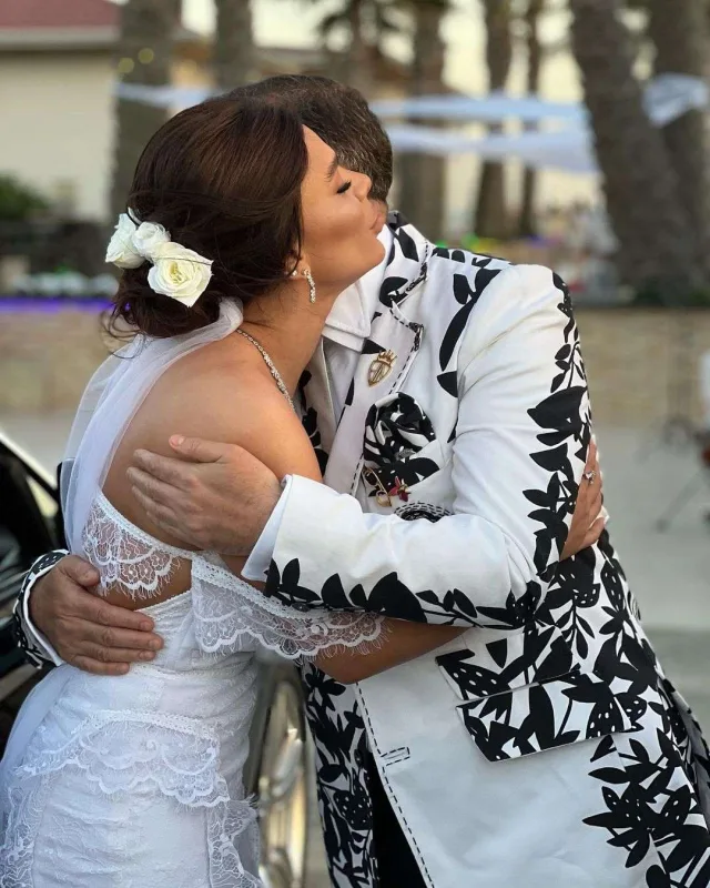 Aysunun toyundan ilk görüntülər