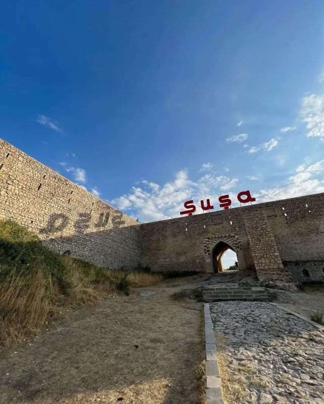 Xalq artistinin qızı Şuşada