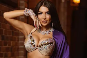 Yaşlı qadın Renkanın silikonlarını tənqid etdi