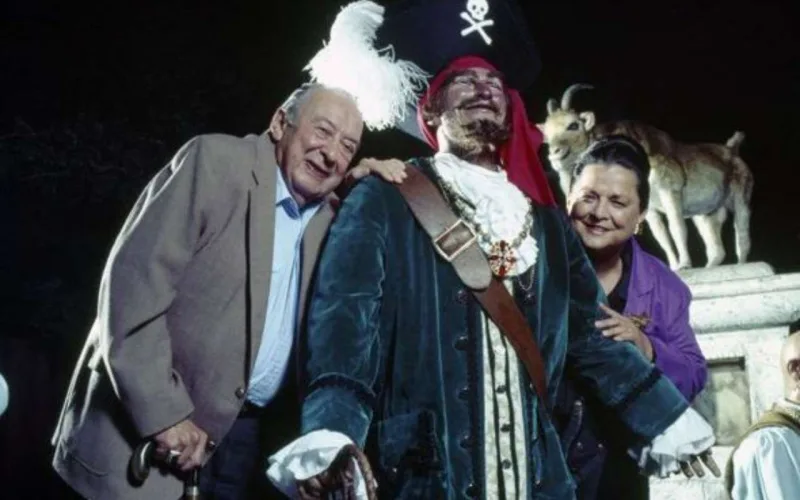 “Disney” qəhrəmanlarını geyindirən dizayner həyatını itirdi