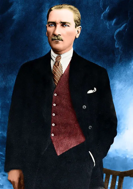 Atatürk rolu üçün saçını və bığını saraltdı