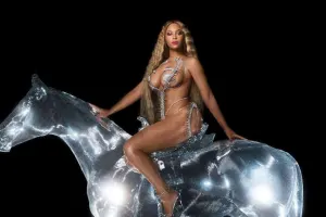 Albom fotosunu paylaşdı