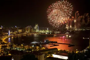 Zəfər Günü atəşfəşanlıqla qeyd edildi - Video