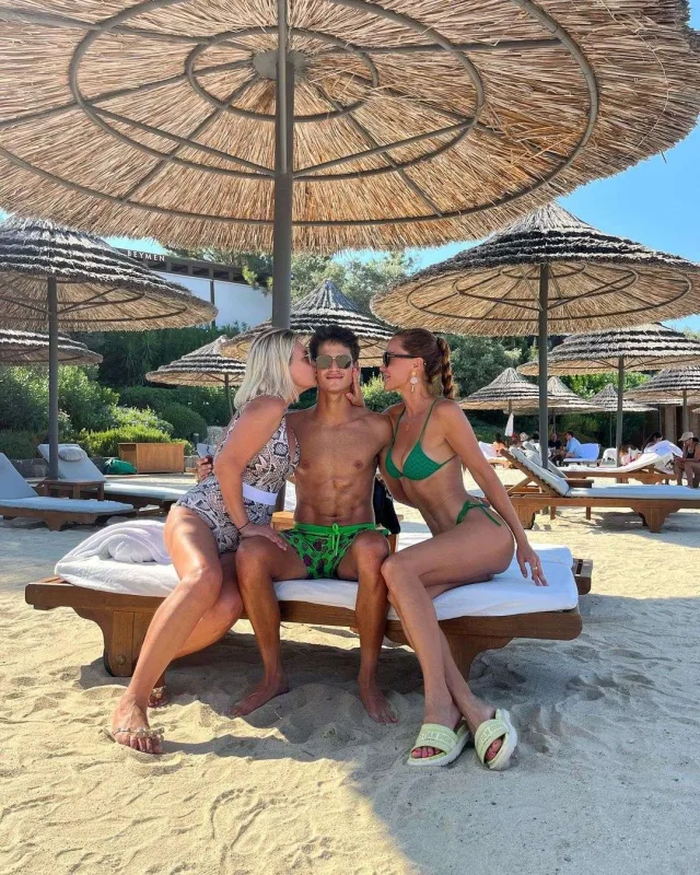 Ana-oğul valeh etdilər 