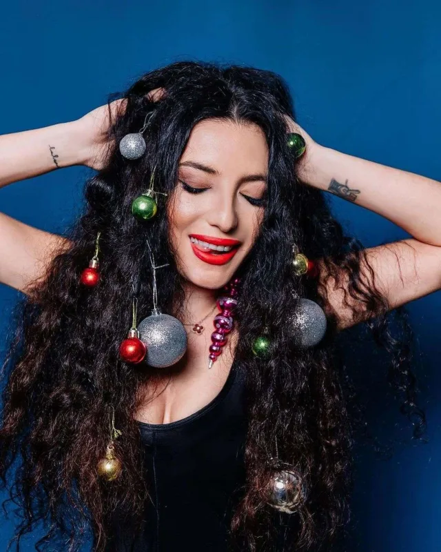 Damla Dilarəni xatırlatdı