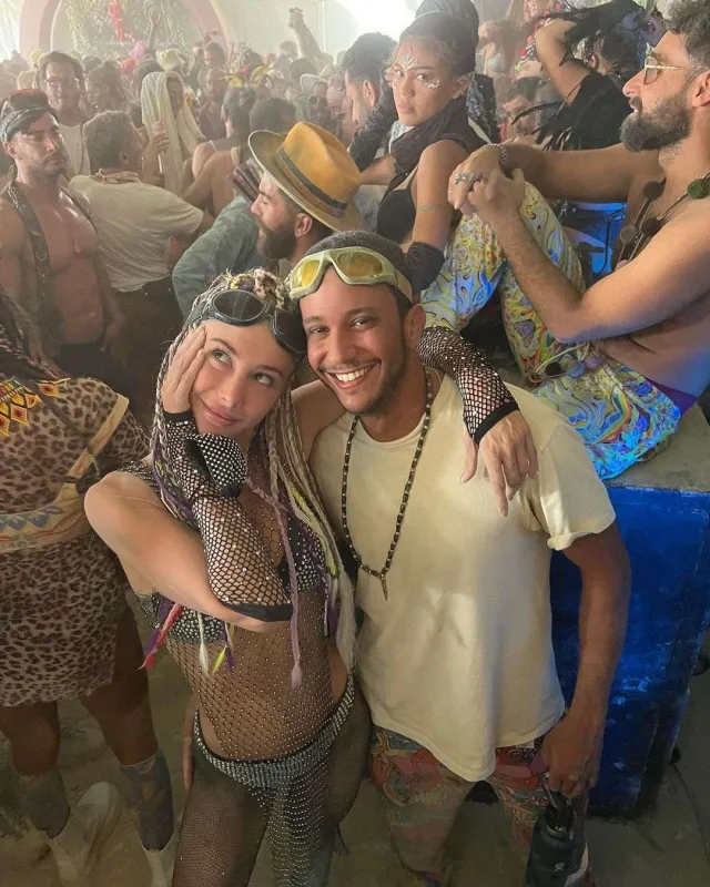 “Burning Man”da eşq...