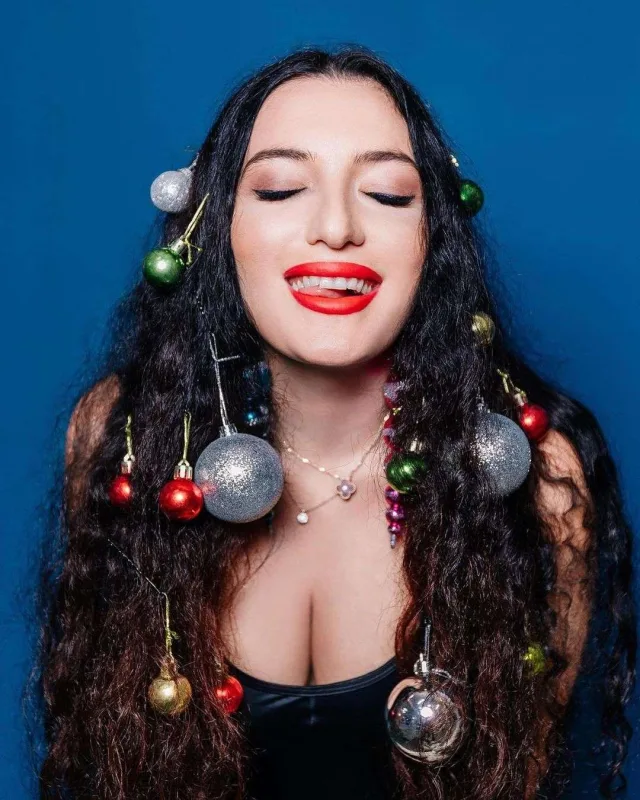 Damla Dilarəni xatırlatdı