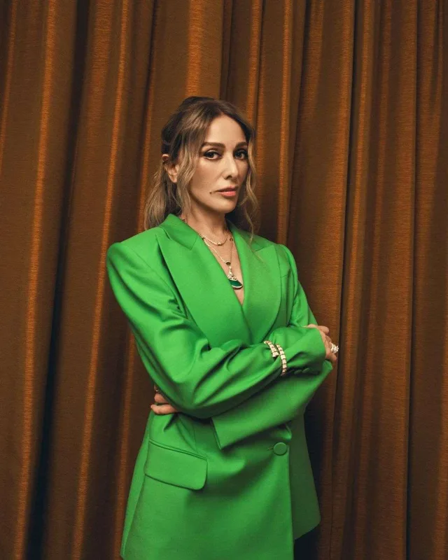 “Matmazel” jurnalın üz qabığında