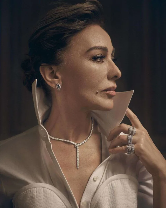 “Matmazel” jurnalın üz qabığında