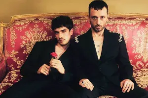 Mabelin “oğlan sevgilisi” qalmaqal yaratdı