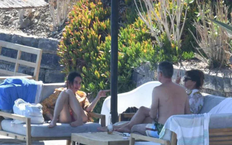 Hande sevgilisi və oğlu ilə tətildə...