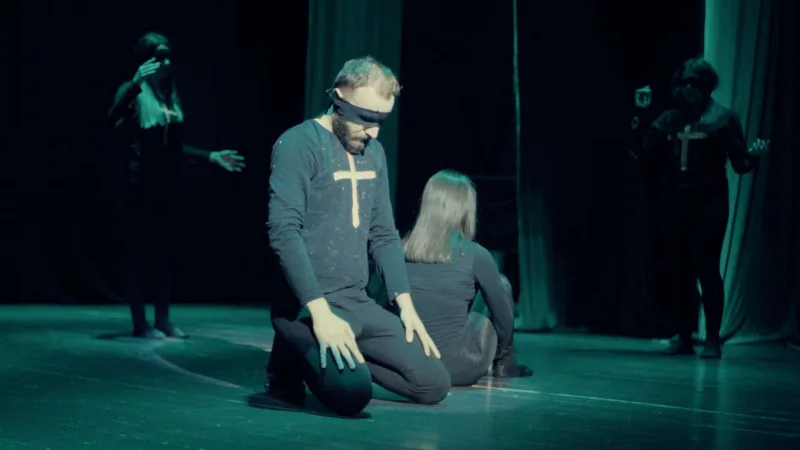 Gözübağlı tamaşa oynadılar