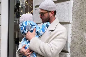 Kıvanç oğlu ilə fotosunu paylaşdı