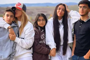 Övladları ilə istirahətdə - FOTOLAR