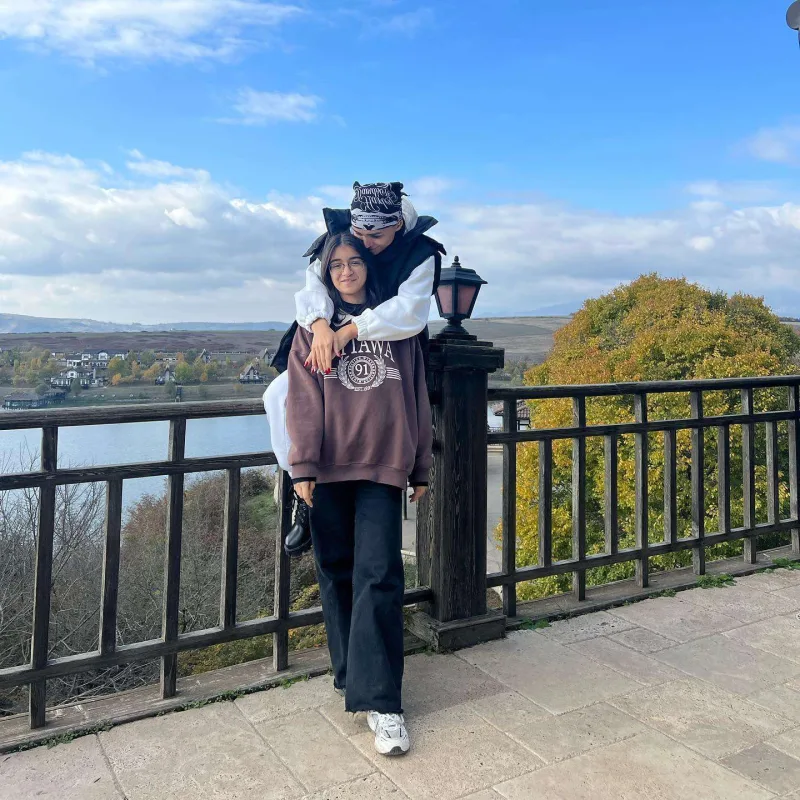 Övladları ilə istirahətdə - FOTOLAR