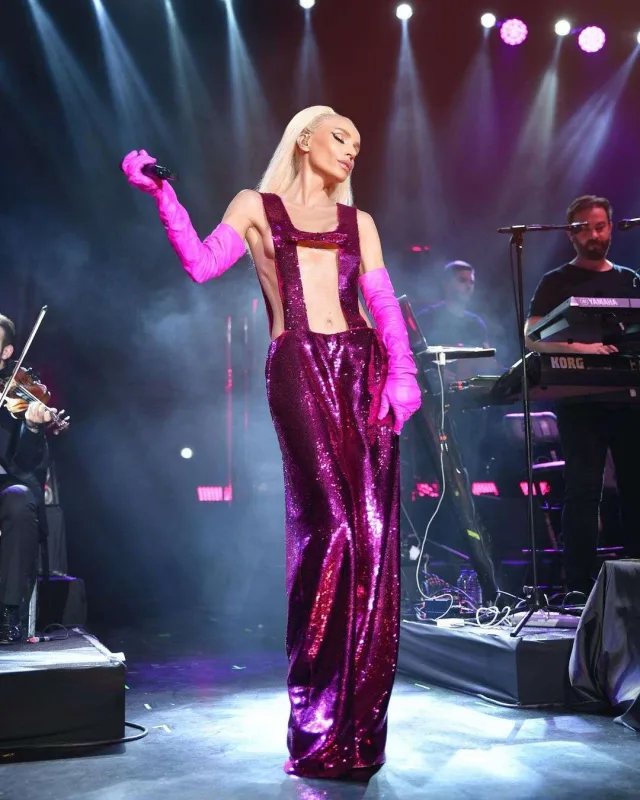 Məhkəmə Gülşenin 250 minini geri qaytarmadı