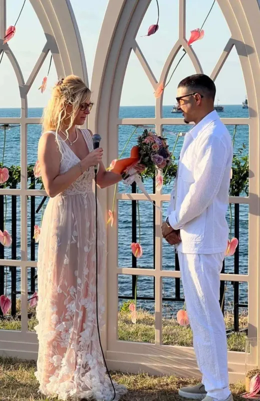 10 il sonra nikah bağlamışdılar, toy etdilər