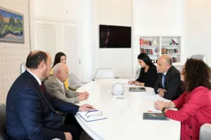 Nazir SSRİ Xalq artisti ilə görüşdü