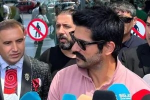 Burak Özçivit Bakıda!