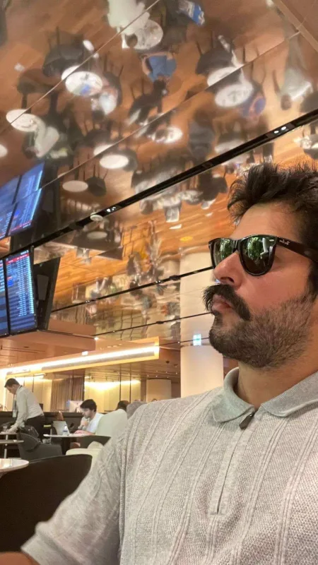 Burak Özçivit Bakıda!