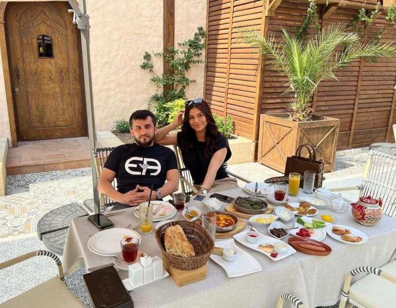 Aysunun ərindən ayrılıq xəbərlərinə reaksiya