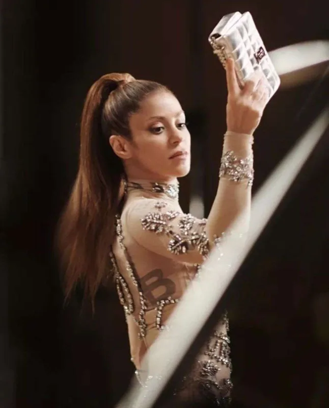 Şakira “Vogue” üçün kamera qarşısına keçdi