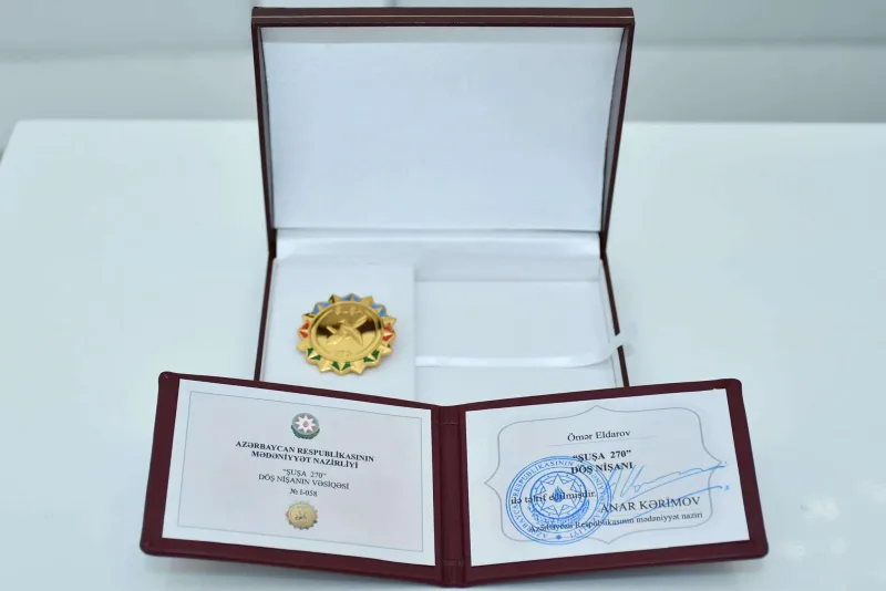 Nazir Ömər Eldarovu təltif etdi