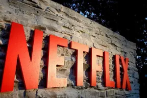 “Netflix” 900 milyonluq filial açır