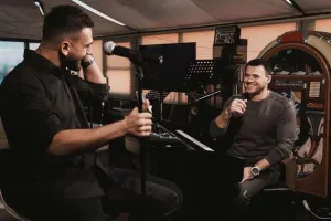 Eminlə Coni Bakıda toyda - Video