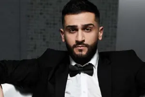 Coni musiqiçi əmisi ilə... - Video