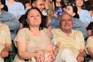 Oğullarını izləməyə gəldilər