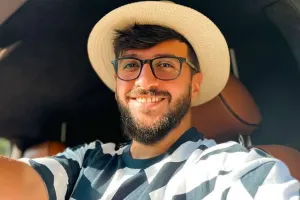 Yasamalda dağıdılan parkın fotosunu paylaşdı