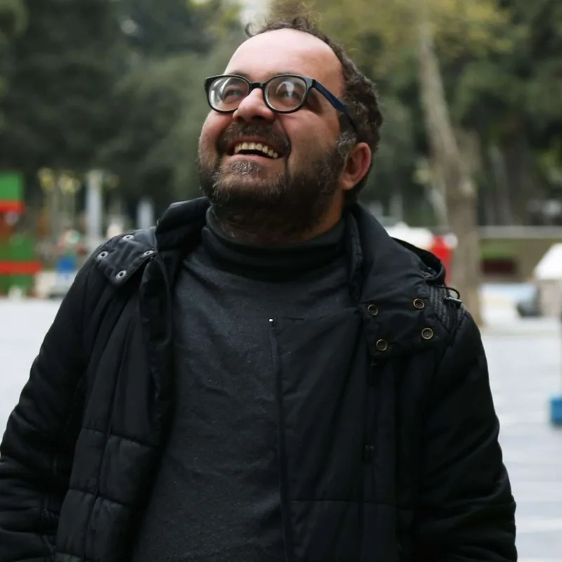 Qan Turalı nişanlandı