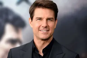 60 yaşlı Tom ənənəni pozmadı!