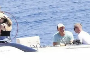 Bil Qeytsin qızı Bodrumda istirahətdədir