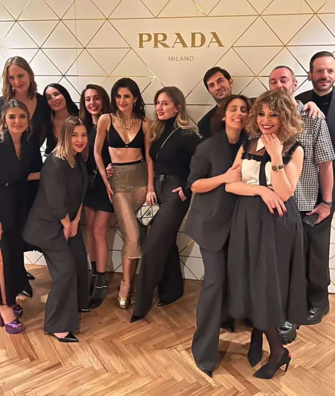 Nəsrin transparan geyimdə diqqət çəkdi