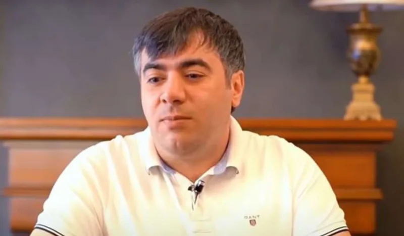 “Maşını bir az sürəndən sonra meyiti aşağı atdım”