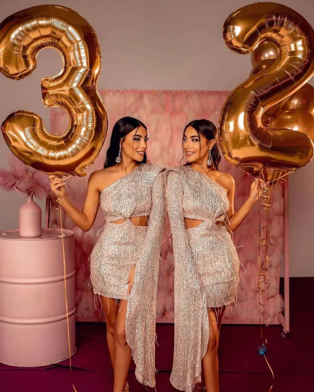 Əkizlər 32 yaşında