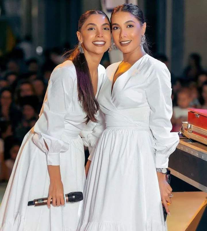 Əkizlər 32 yaşında