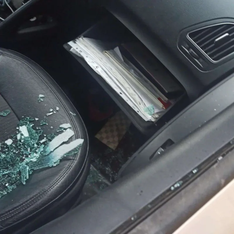 Ülviranın maşınına hücum olundu