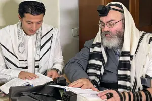 Xəyyam sinaqoqda