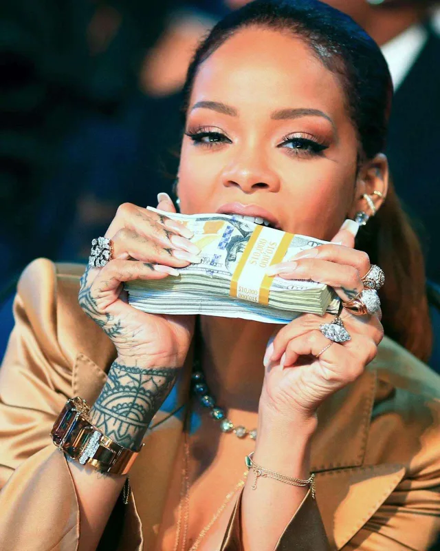 Rihanna ən gənc milyarder oldu