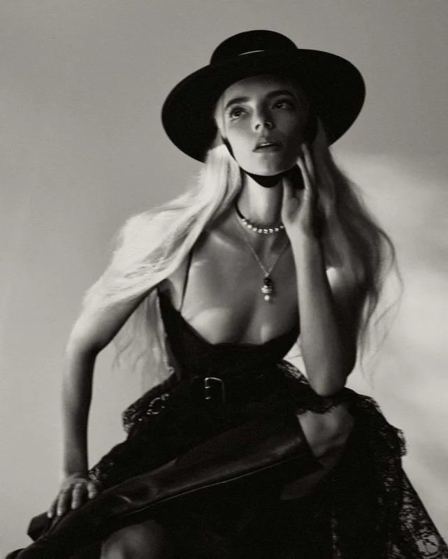 “The Queen's Gambit”in ulduzundan yeni fotolar