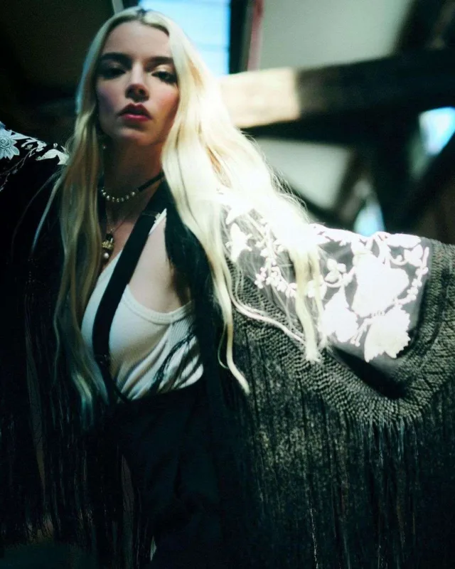 “The Queen's Gambit”in ulduzundan yeni fotolar