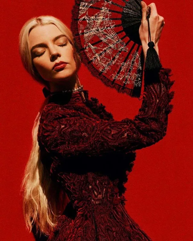 “The Queen's Gambit”in ulduzundan yeni fotolar