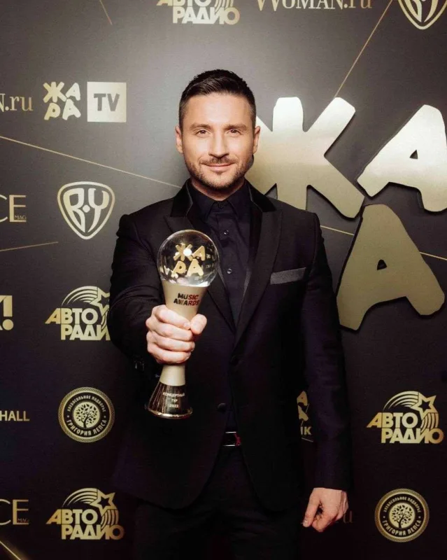 Sergey Lazarev fəxri ad istəyir