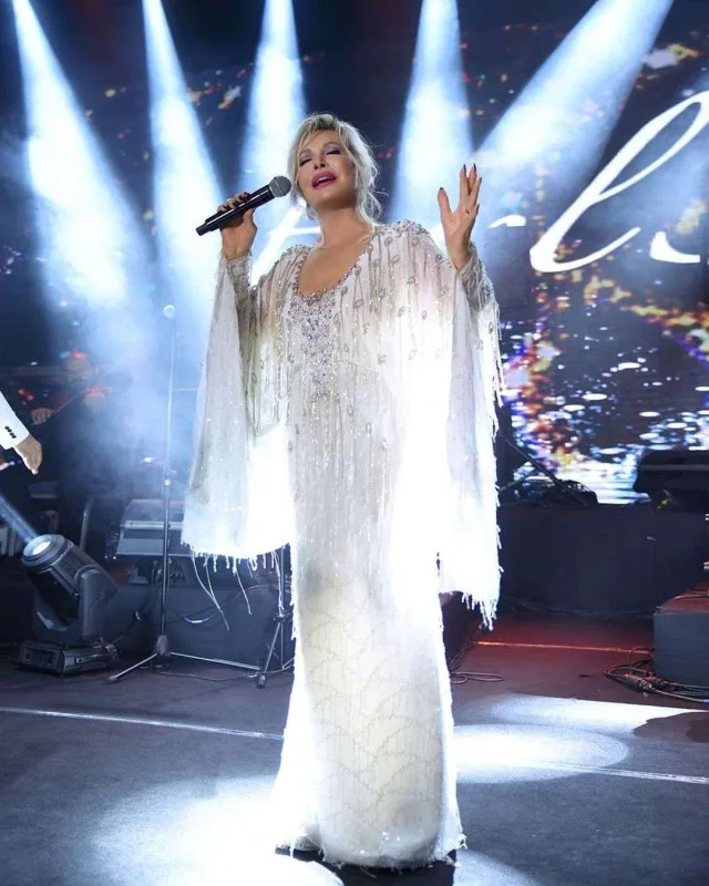 Emel Sayın koronavirusa yoluxdu